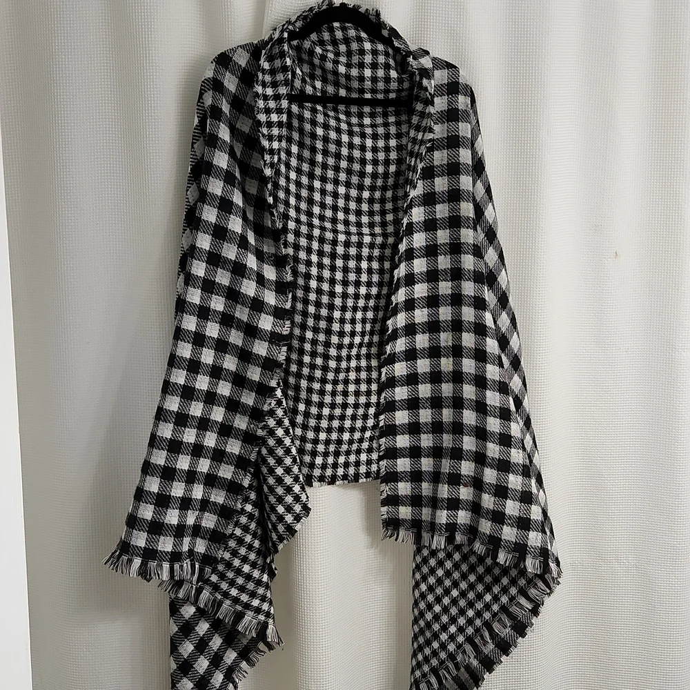 Checkered Wrap - Picture 4 of 5